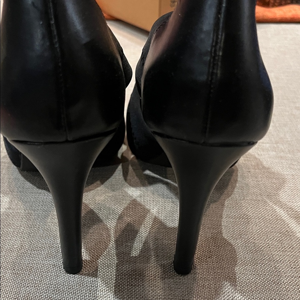 Moda Black Zipper Heels - Picture 5 of 5